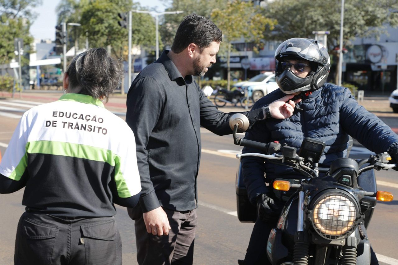 Transitar faz alerta aos motociclistas sobre uso de itens de segurança no trânsito Imagem referente a Transitar faz alerta aos motociclistas sobre uso de itens de segurança no trânsito