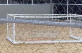 Menino de 10 anos morre após trave de futebol cair sobre sua cabeça em Santa Catarina