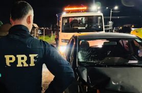 Suspeito de atacar mulher com pedrada acaba atropelado durante fuga na BR-277 Suspeito de atacar mulher com pedrada acaba atropelado durante fuga na BR-277