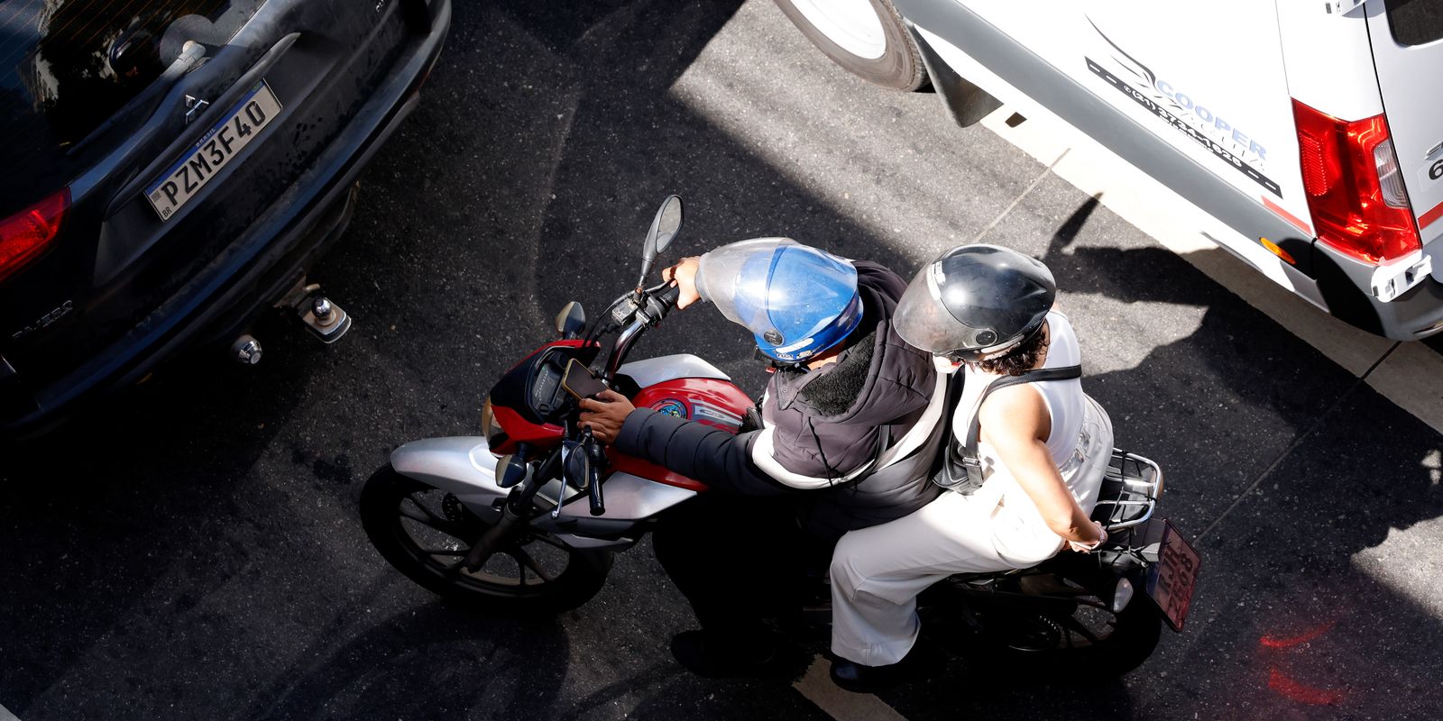 Bombeiros do RJ alertam motociclistas sobre uso dos itens de segurança Imagem referente a Bombeiros do RJ alertam motociclistas sobre uso dos itens de segurança