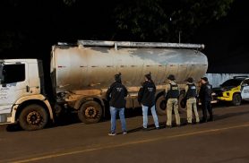 Ação entre PM e Polícia Civil resulta em prisões por furto de ração em cooperativa Ação entre PM e Polícia Civil resulta em prisões por furto de ração em cooperativa
