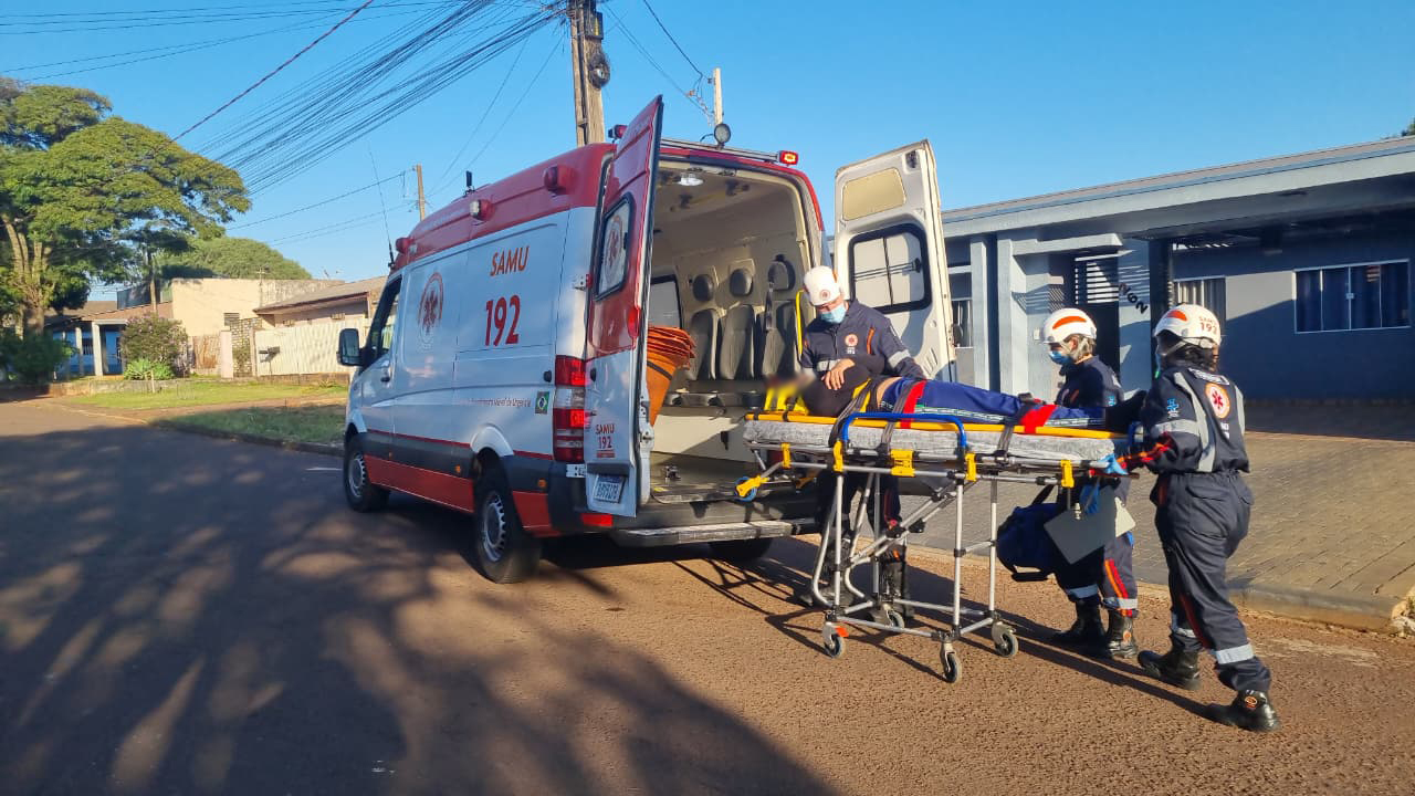 Adolescente de 15 anos fica ferida após acidente entre patinete e carro no Bairro Esmeralda
