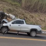 Imagem relativa a Mulher e criança ficam feridos após acidente com três veículos na PR-483