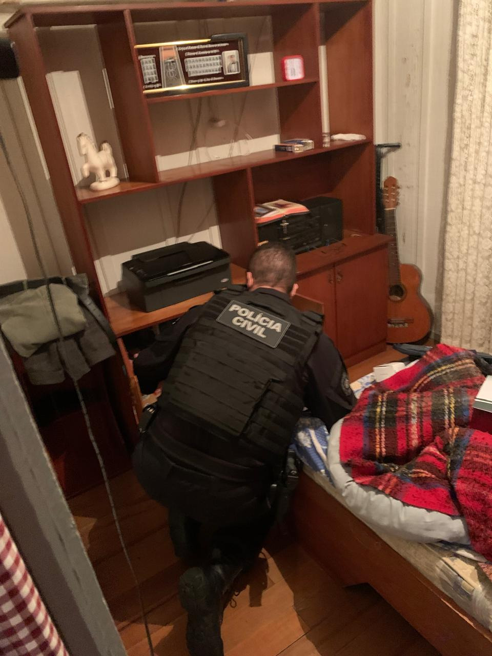 Imagem referente a PCPR prende investigado por crimes de exploração sexual infantojuvenil