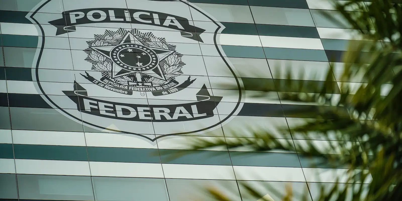 Imagem referente a Em manifestação escrita, Flávio Bolsonaro nega ter caluniado Lula