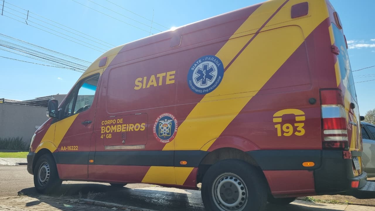 Idosa passa mal, cai e é socorrida com lesão na cabeça no Universitário