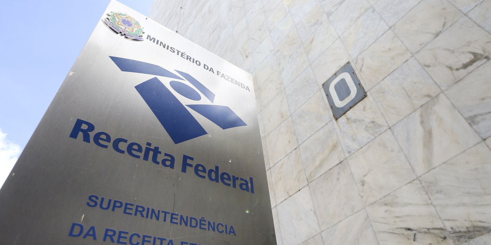Imagem referente a Receita classifica mais 17 empresas como devedoras contumazes