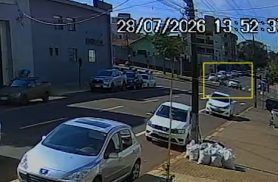 Veja como ocorreu acidente entre motocicleta e Kwid em Cascavel
