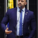Imagem relativa a Moraes dá 48h para Daniel Silveira explicar publicação de vídeo no X