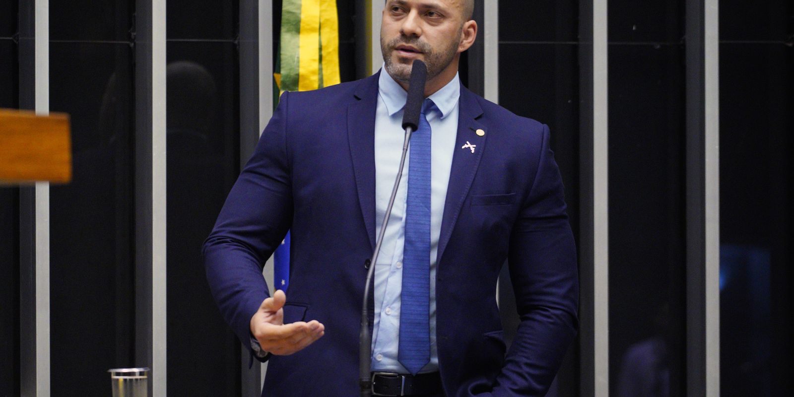 Moraes dá 48h para Daniel Silveira explicar publicação de vídeo no X Imagem referente a Moraes dá 48h para Daniel Silveira explicar publicação de vídeo no X