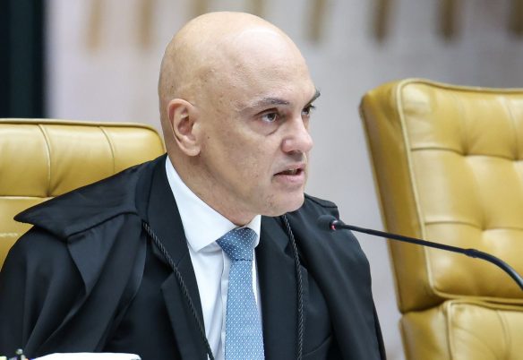 Moraes dá 48 horas para Bolsonaro informar se autorizou vídeo com IA