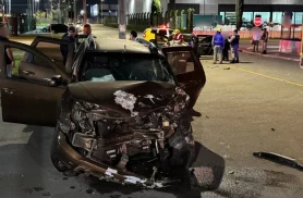 Viatura da Polícia Civil se envolve em acidente durante perseguição a assaltantes Viatura da Polícia Civil se envolve em acidente durante perseguição a assaltantes