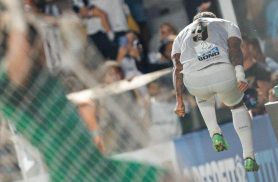 Santos dá novo susto na torcida, mas vira sobre frágil UCV e está nas oitavas da Sul-Americana