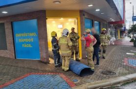 Verificação de fumaça mobiliza Corpo de Bombeiros à empresa no Centro de Cascavel