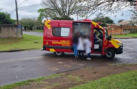 Mulher sofre queda de moto e fica ferida no Bairro Universitário