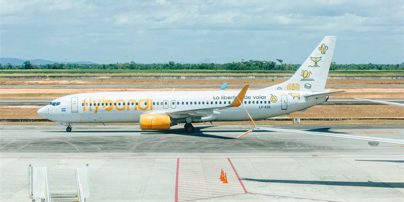 Imagem referente a Anac limita a venda de passagens aéreas da Flybondi no Brasil