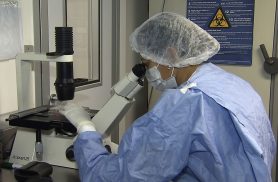 Saiba como cientistas "curaram" pacientes infectados com HIV