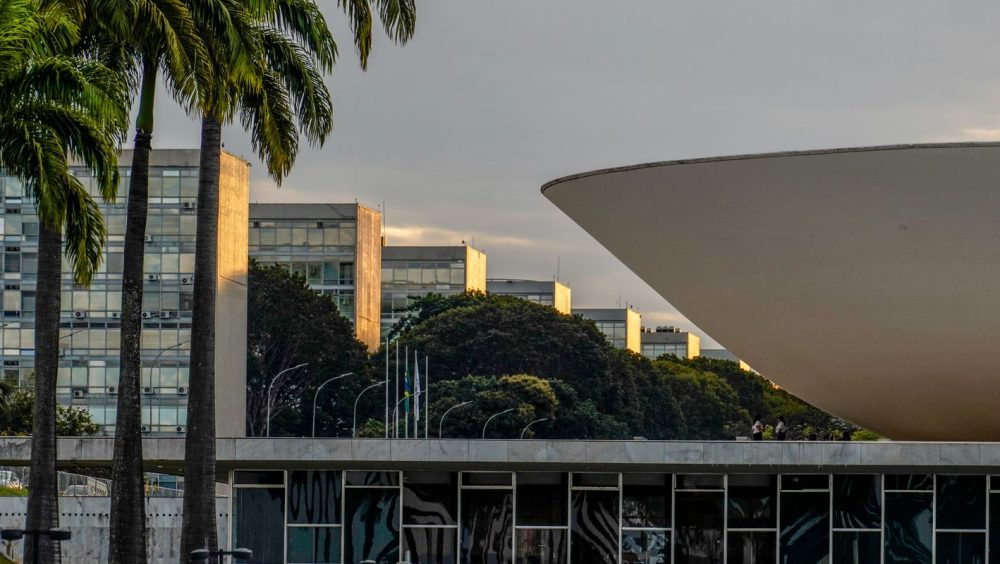 Dino propõe ampliar responsabilização de parlamentares por emendas Imagem referente a Dino propõe ampliar responsabilização de parlamentares por emendas