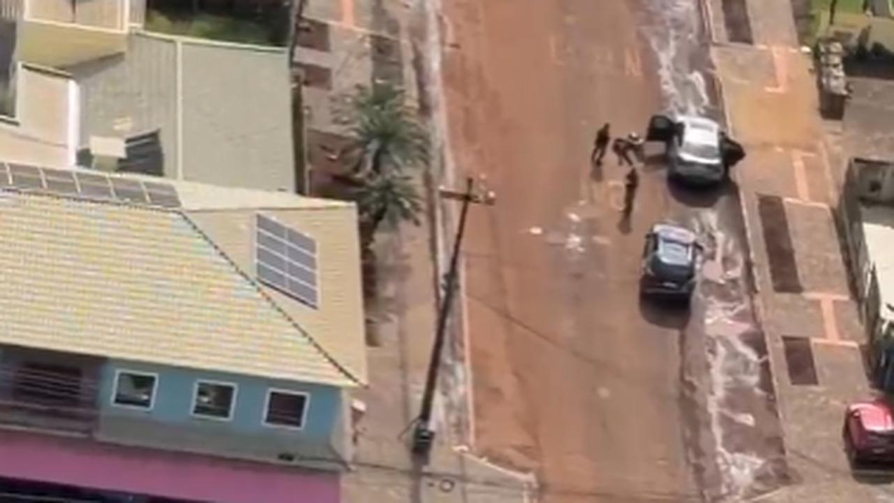 Veja momento em que suspeito de assalto na BR-369 é preso no Santa Felicidade
