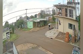 Vídeo mostra idoso caindo de laje após choque elétrico em Cascavel