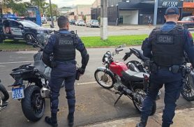 Motoqueiro sem CNH é flagrado com escapamento barulhento e acaba autuado em Londrina