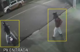 Veja momento em que ladrões furtam motocicleta em Cascavel