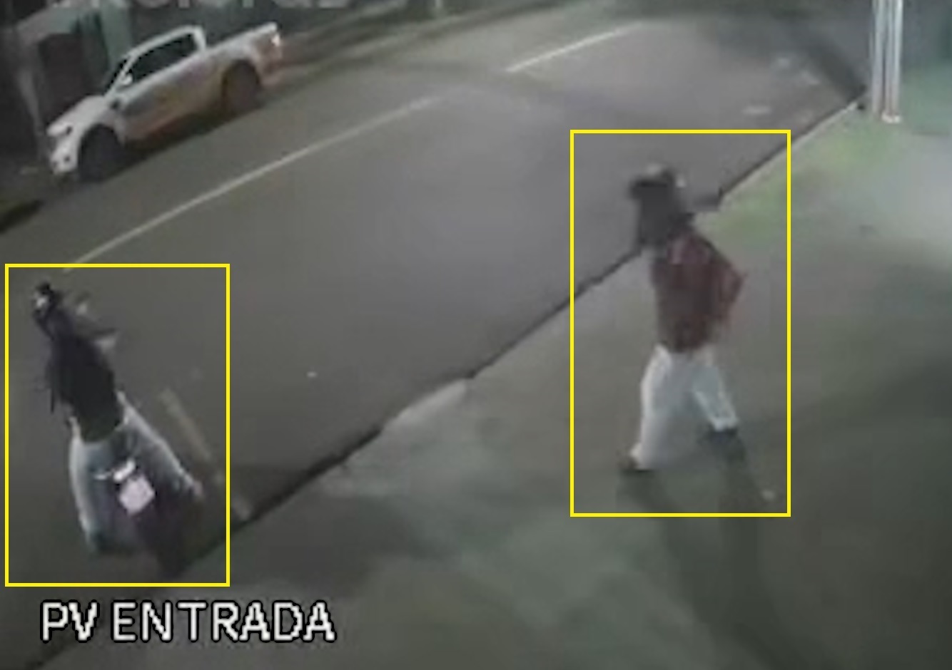Veja momento em que ladrões furtam motocicleta em Cascavel