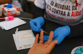 Desinformação sobre HIV dificulta tratamento e aumenta preconceito