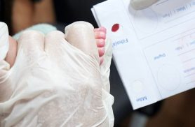Defensoria do Rio faz campanha de paternidade no metrô