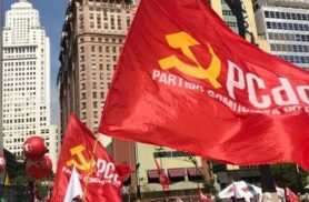 PCdoB oficializa apoio à candidatura de Lula