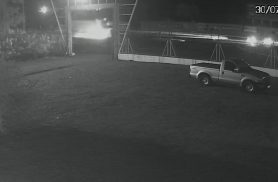 Vídeo mostra motocicleta sendo arrastada por caminhão em grave acidente na BR-369