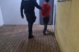 Homem é detido com pedra de crack na Rua Altemar Dutra