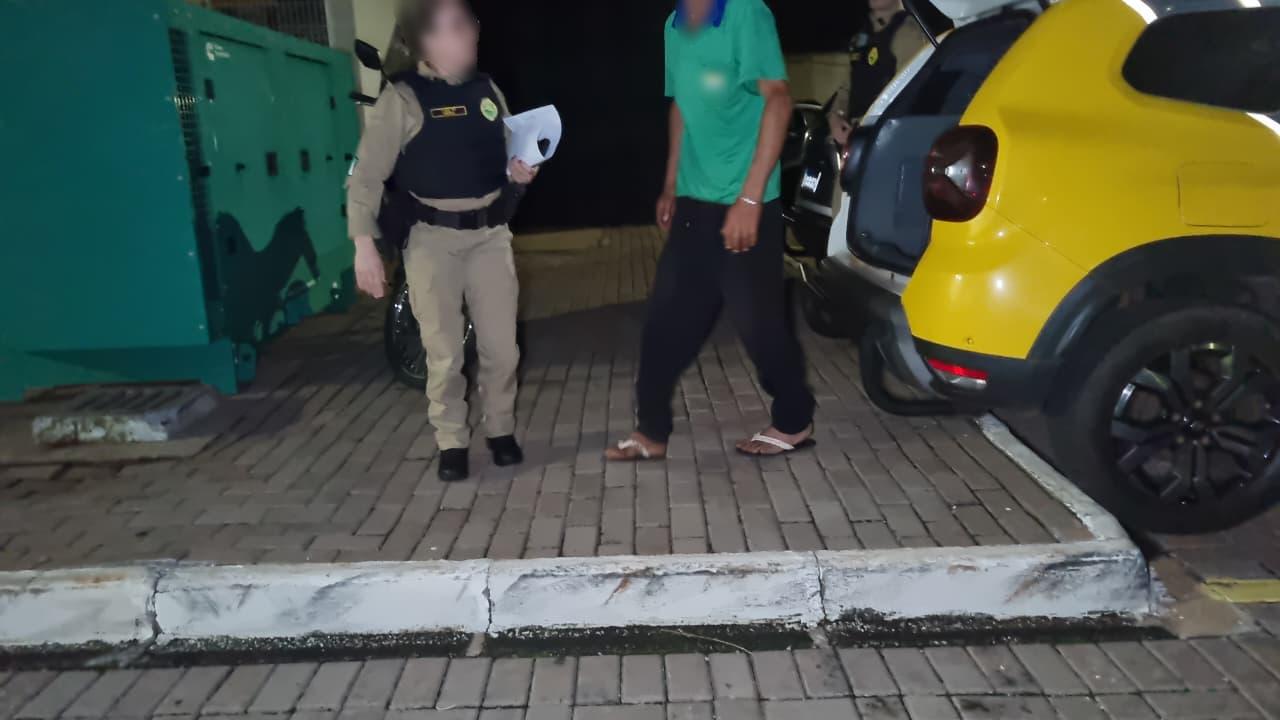 Motorista é detido após ser flagrado dirigindo em zigue-zague com Gol em Braganey