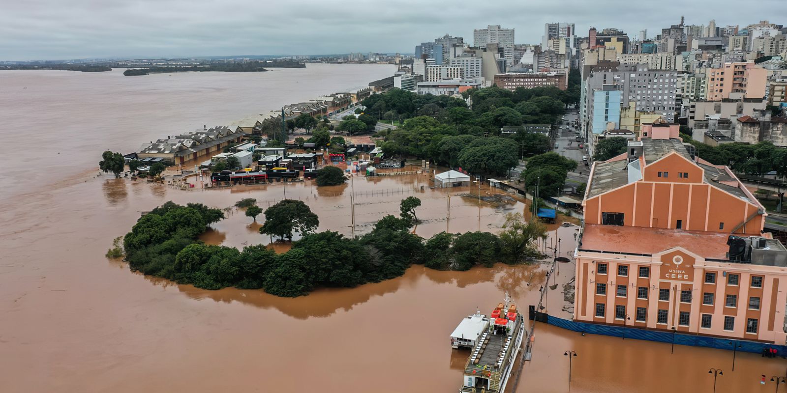 Imagem referente a Rio Guaíba se aproxima da cota de alerta em Porto Alegre