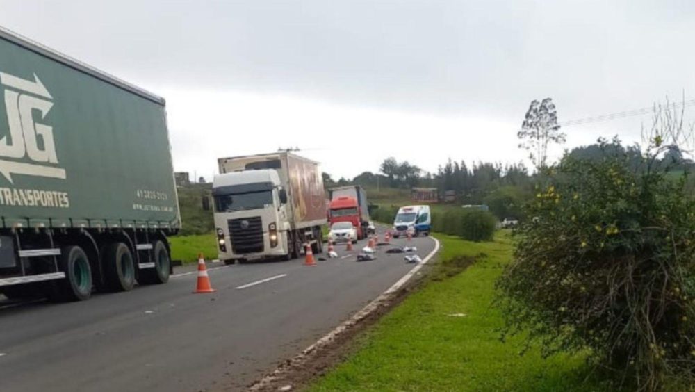Motociclista morre em grave acidente na PR-151 em Carambeí nesta sexta-feira Imagem referente a Motociclista morre em grave acidente na PR-151 em Carambeí nesta sexta-feira