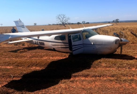 FAB intercepta aeronave suspeita vinda da Bolívia