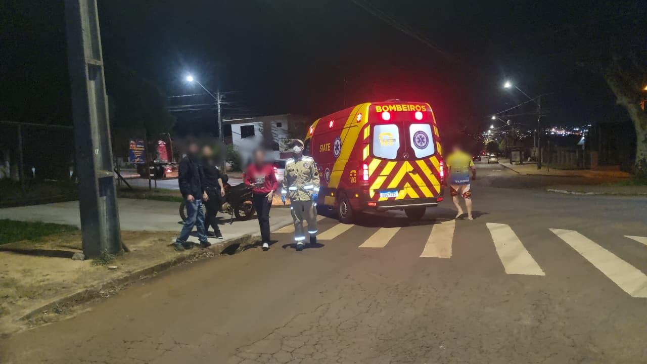Acidente entre carro e moto deixa motociclista ferido no Jardim Veneza