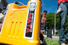 Sete dos dez agrotóxicos mais vendidos no Brasil são proibidos na UE