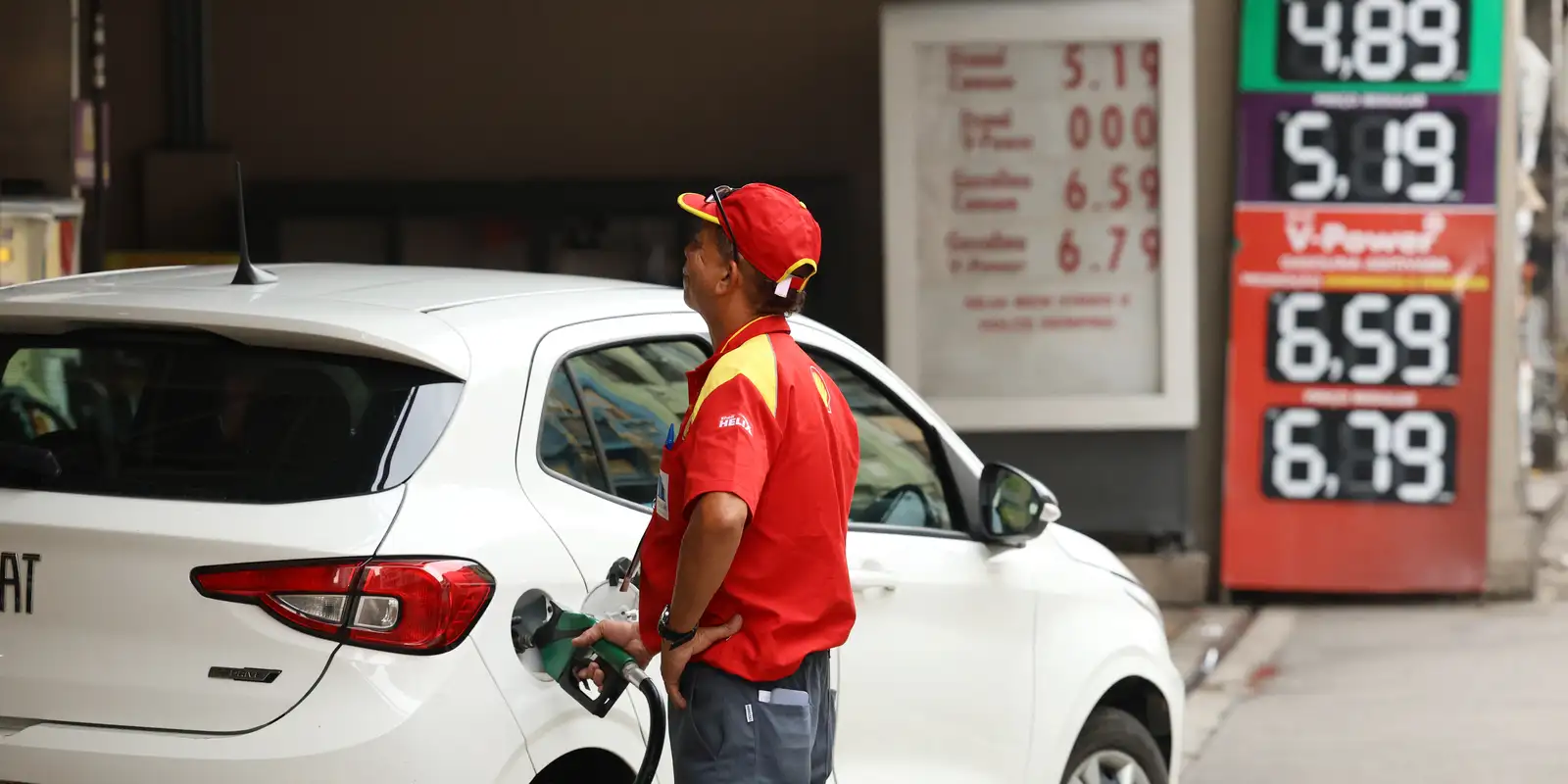 Aumento de etanol na gasolina divide opiniões sobre impacto em carros Imagem referente a Aumento de etanol na gasolina divide opiniões sobre impacto em carros