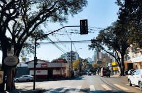 Semáforos apresentam problemas em cruzamentos no Centro de Cascavel