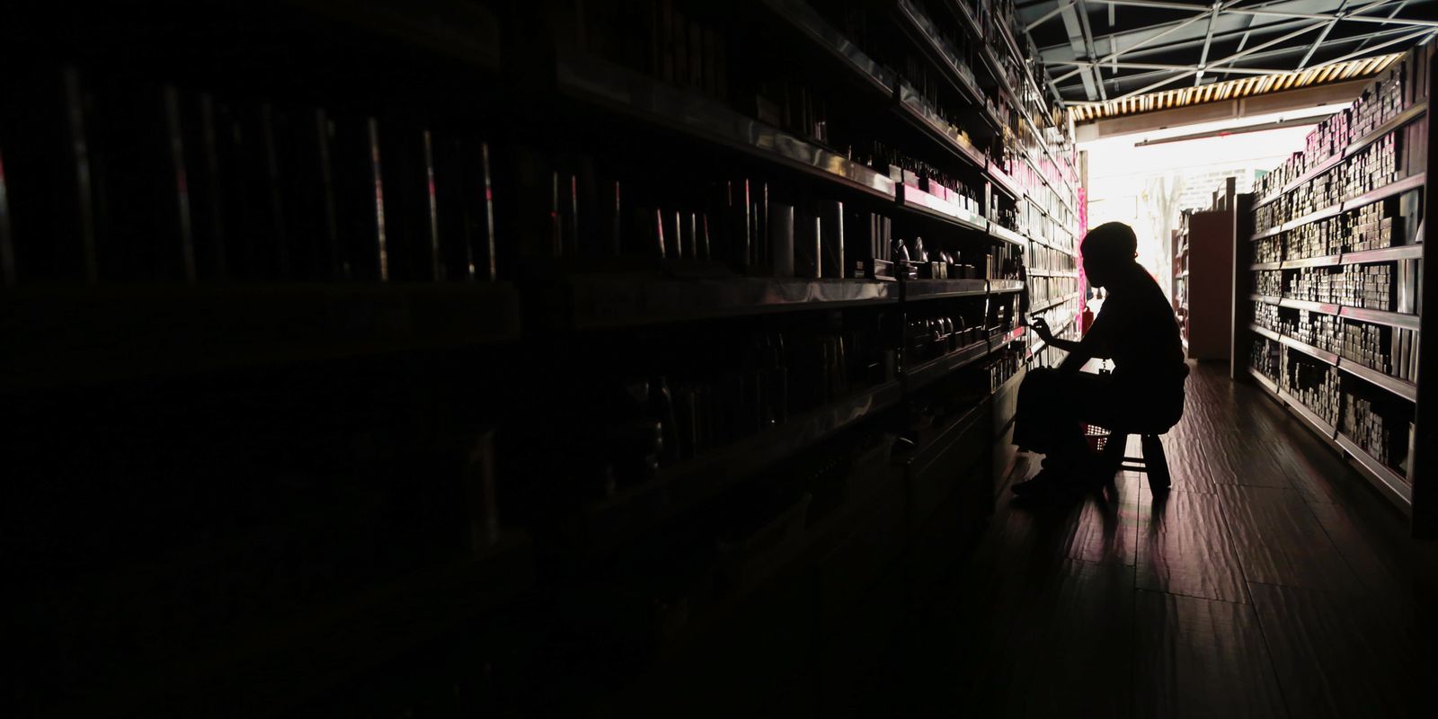 Imagem referente a Procon-RJ orienta sobre danos em aparelhos por falta de luz