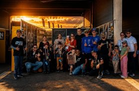 Pilotos e organização do MOTO1000GP recebem alunos com autismo em dia especial em Cascavel