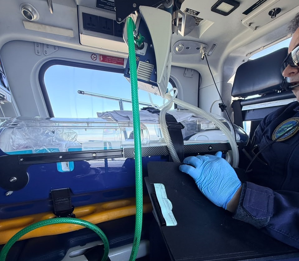 Helicóptero da PRF realiza transporte aeromédico de bebê de 25 dias com quadro grave de sepse