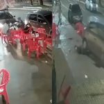 Imagem relativa a Imagens fortes: Carro invade calçada e passa por cima de homem que estava em lanchonete