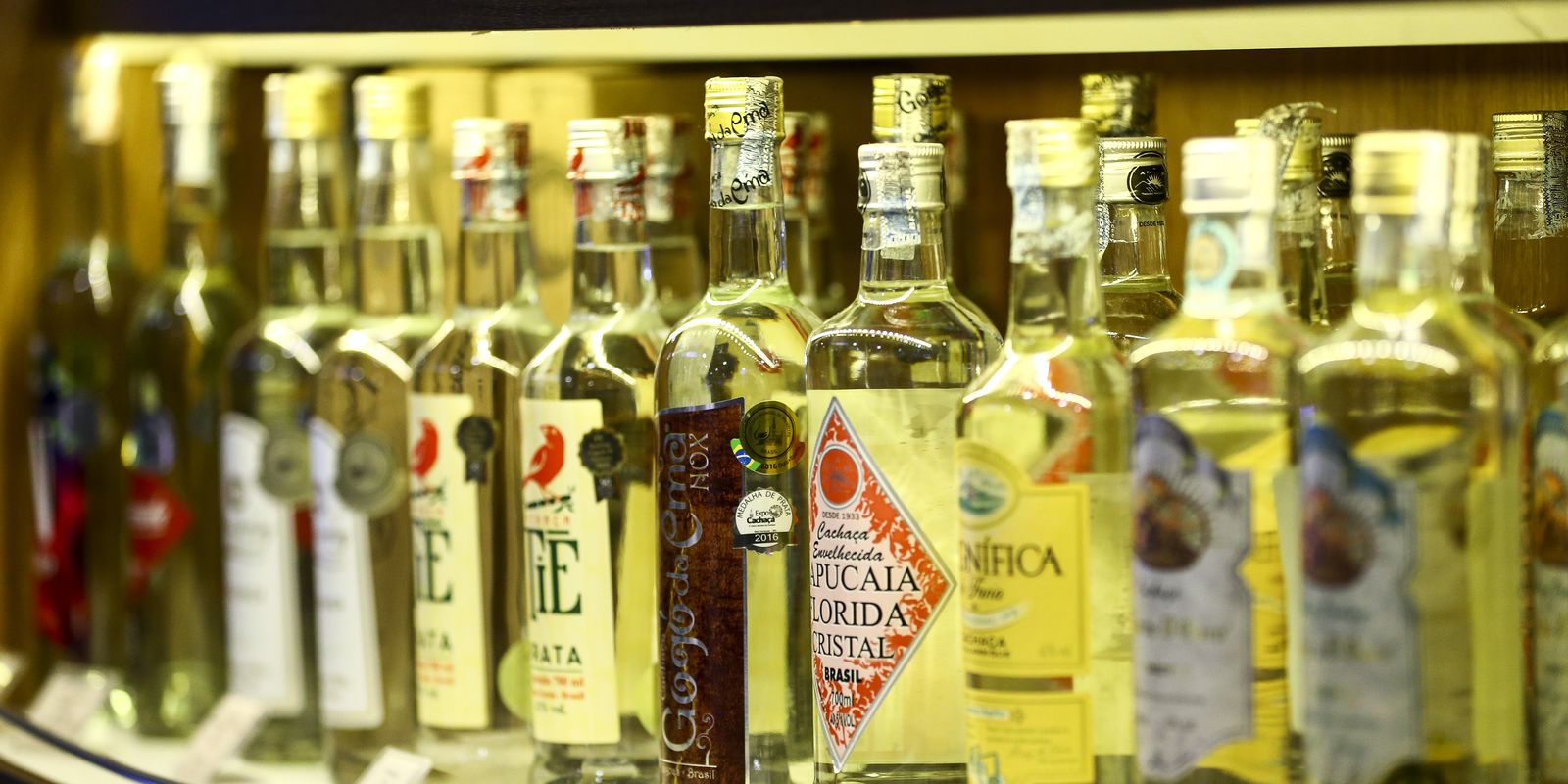 Cresce o número de estabelecimentos na cadeia produtiva da cachaça Imagem referente a Cresce o número de estabelecimentos na cadeia produtiva da cachaça