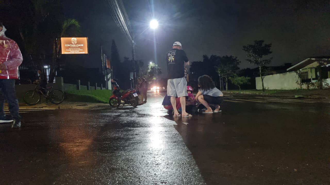 Mulheres ficam feridas após colisão na Rua Ipanema, no Periolo