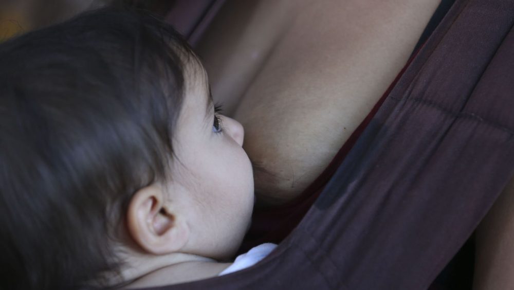Amamentação reduz risco de doença cardíaca na mãe Imagem referente a Amamentação reduz risco de doença cardíaca na mãe
