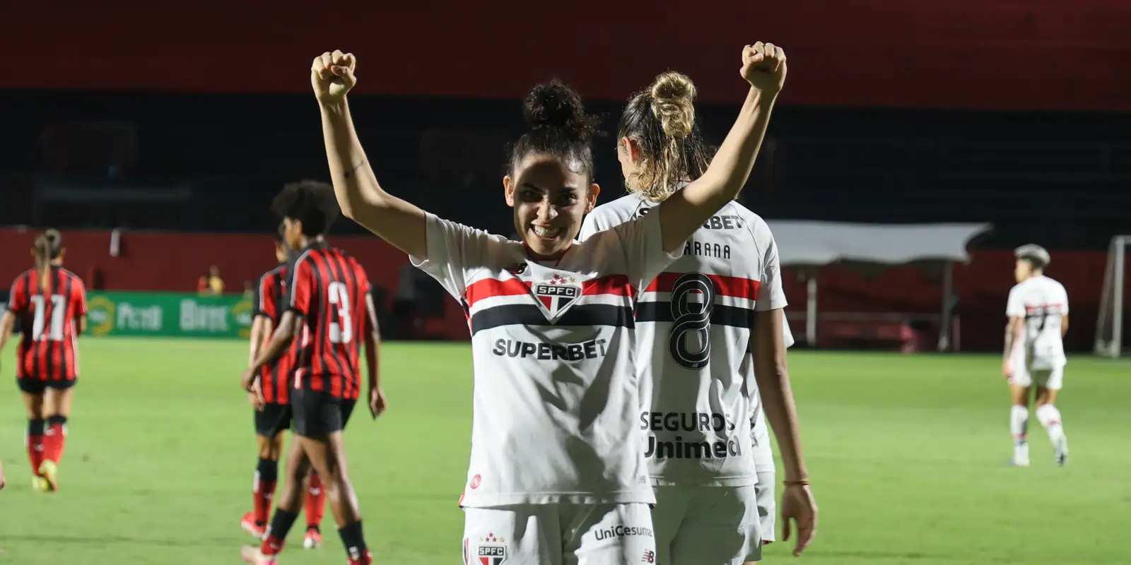 Imagem referente a São Paulo vence Vitória e assume liderança do Brasileirão Feminino
