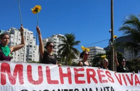 Mulheres vão às ruas pela votação do PL da Misoginia Mulheres vão às ruas pela votação do PL da Misoginia