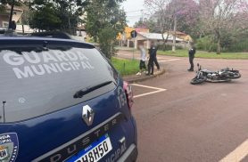 Adolescentes fogem de abordagem, caem de moto e são apreendidos pela Guarda Municipal em Cascavel
